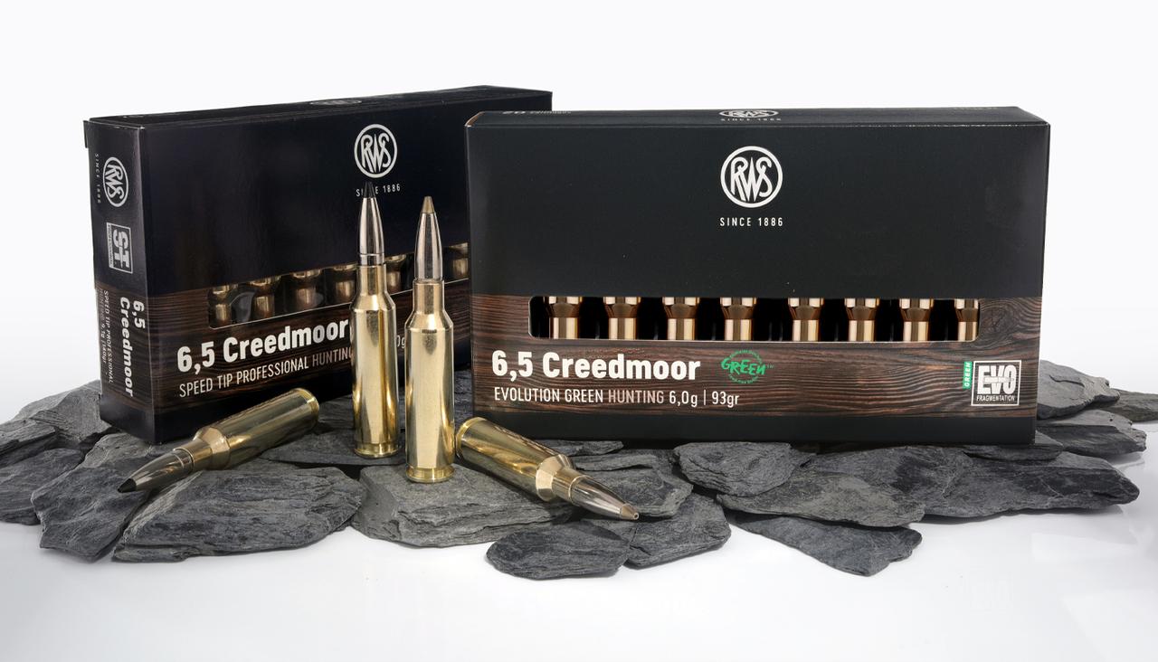 RWS EVOLUTION GREEN in 6,5 Creedmoor Presentation of a rifle cartridge and its packaging in the caliber RWS 6,5 Creedmoor EVOLUTION GREEN